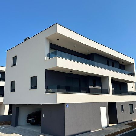 Apartments Harmony Hills Пула Екстериор снимка