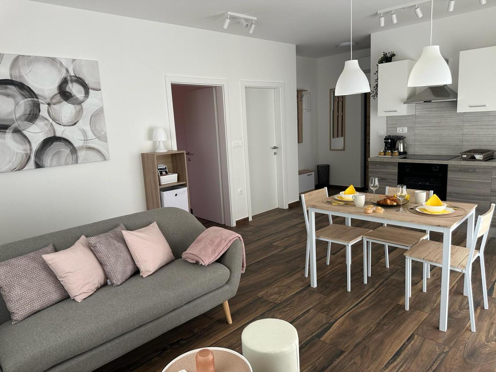 Apartments Harmony Hills Пула Екстериор снимка