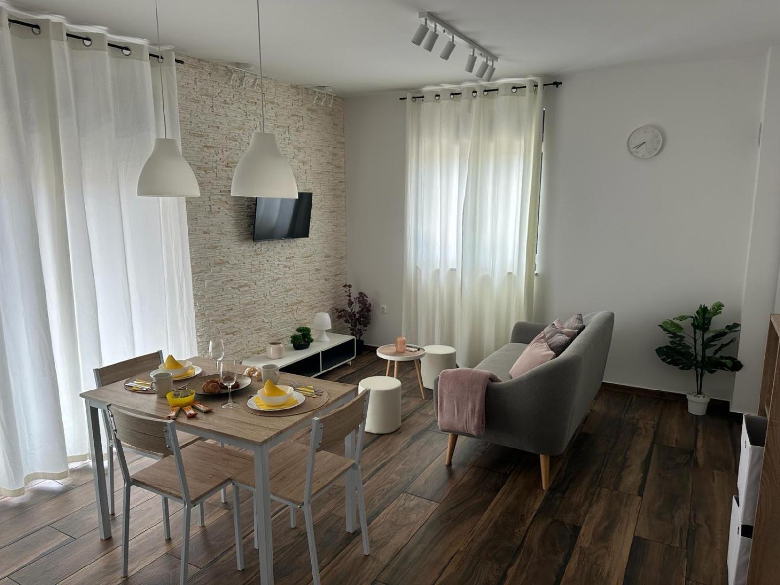 Apartments Harmony Hills Пула Екстериор снимка
