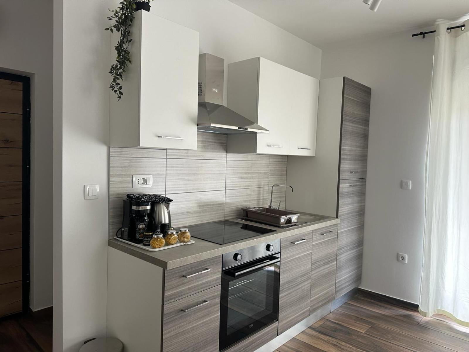 Apartments Harmony Hills Пула Екстериор снимка