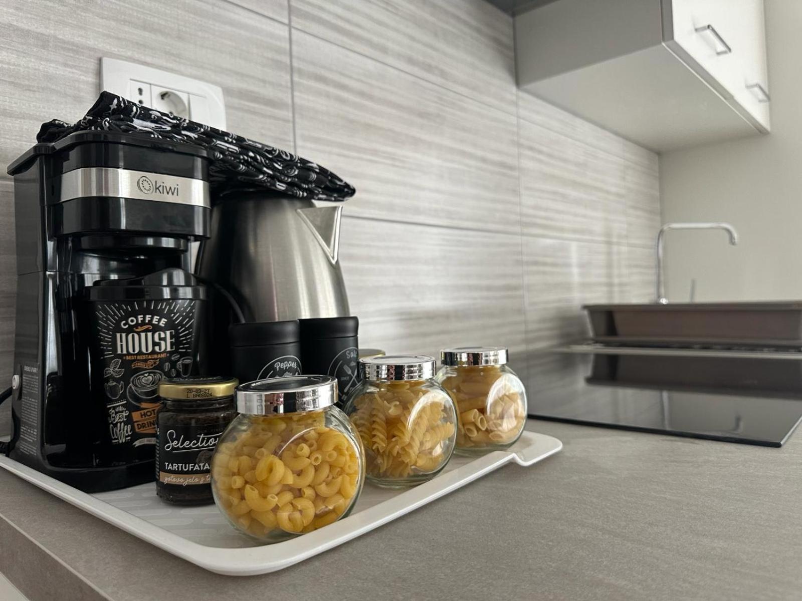 Apartments Harmony Hills Пула Екстериор снимка